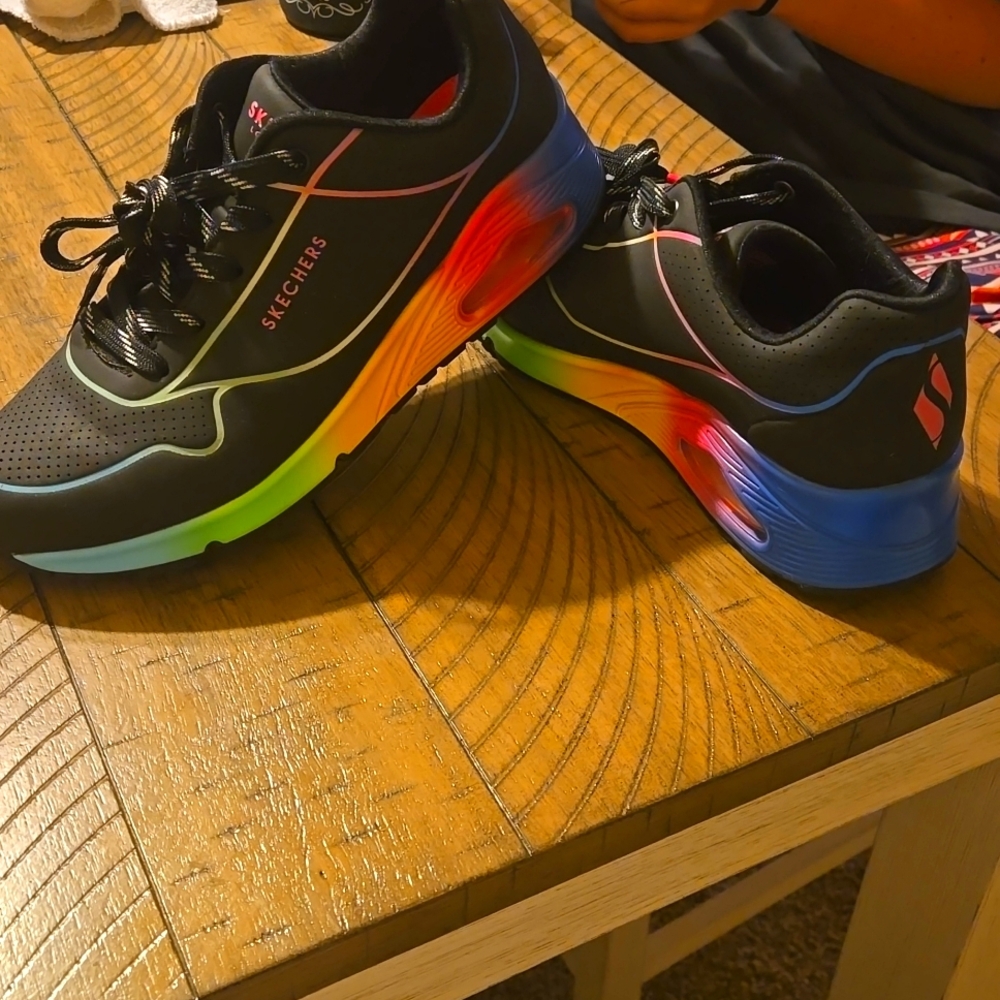 Skechers